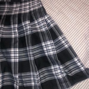 black and white pleated skirt